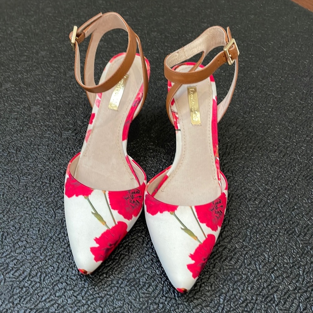 Louise et Cie Fabric Flower Pumps sz 6.5/36.5 - gently worn